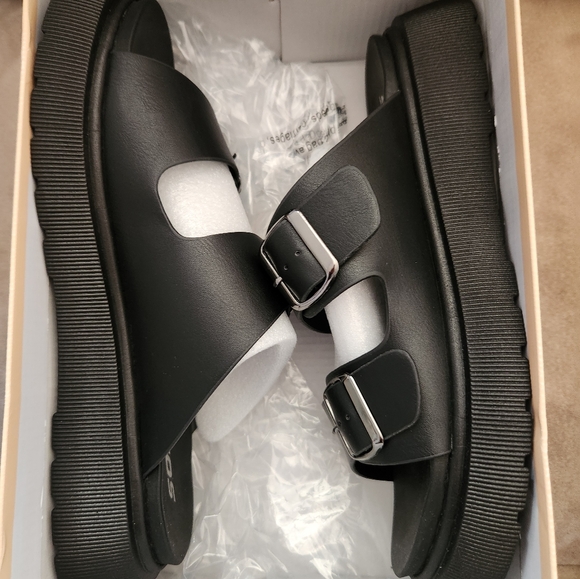 Soda Size 10 Sandal - Picture 3 of 4